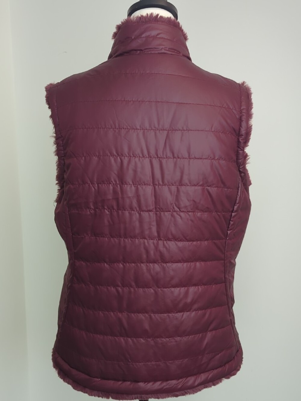 NWOT Nicole Miller Reversible Faux Fur Quilted Puffer Vest Wine Burgundy LARGE - Picture 6 of 8
